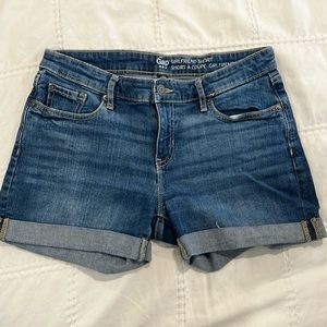 Denim Girlfriend Shorts, Gap, size 4
